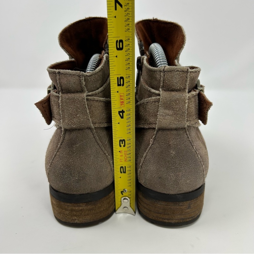 Born Jorgette Women's Heeled Ankle Booties Tan Taupe Brown Suede Size 8 **FLAW** - Picture 9 of 10